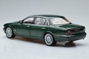 Jaguar XJ6 X350 Racing Groen Almost Real 1:18 810502 Metaal — afbeelding 7 van 13