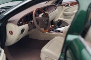 Jaguar XJ6 X350 Racing Groen Almost Real 1:18 810502 Metaal — afbeelding 8 van 13