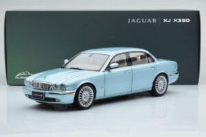 Jaguar XJ6 X350 Seafrost Lichtblauw Almost Real 1:18 810503 Metaal — afbeelding 11 van 11