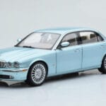 Jaguar XJ6 X350 Seafrost Lichtblauw Almost Real 1:18