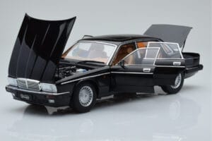 Jaguar XJ6 XJ40 Ebony Zwart Almost Real 1:18 810543 Metaal — afbeelding 2 van 11