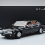 Jaguar XJ6 XJ40 Ebony Zwart Almost Real 1:18 - image 11 of 11