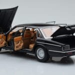 Jaguar XJ6 XJ40 Ebony Zwart Almost Real 1:18 - image 5 of 11