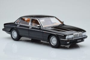 Jaguar XJ6 XJ40 Ebony Zwart Almost Real 1:18 810543 Metaal — afbeelding 6 van 11