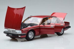 Jaguar XJ6 XJ40 Flamenco Rood Almost Real 1:18 810541 Metaal — afbeelding 2 van 11