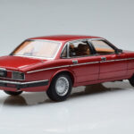 Jaguar XJ6 XJ40 Flamenco Rood Almost Real 1:18 - image 3 of 11
