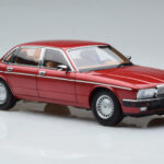 Jaguar XJ6 XJ40 Flamenco Rood Almost Real 1:18 - image 6 of 11