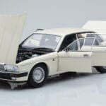 Jaguar XJ6 XJ40 Glacier Wit Almost Real 1:18 - image 2 of 11