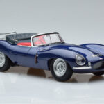 Jaguar XKSS Blauw AUTOart 1:18 - image 6 of 9