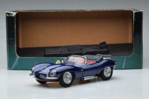 Jaguar XKSS Blauw AUTOart 1:18 73510 Metaal — afbeelding 9 van 9