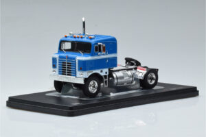 Kenworth Bullnose Blauw IXO 1:43