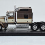 Kenworth W900 Bruin IXO 1:43 - image 2 of 4