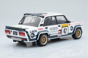 Lada 2105 VFTS #42 S. Brundza Rally 1000 Lakes 1984 IXO 1:18 18RMC146 Metaal — afbeelding 2 van 6