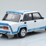 Lada 2105 VFTS Wit IXO 1:18 - image 2 of 6