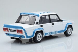 Lada 2105 VFTS Wit IXO 1:18 18CMC144 Metaal — afbeelding 2 van 6