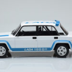 Lada 2105 VFTS Wit IXO 1:18 - image 3 of 6