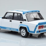 Lada 2105 VFTS Wit IXO 1:18 - image 5 of 6