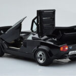 Lamborghini Countach LP5000S Zwart AUTOart 1:18 - image 3 of 10