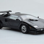 Lamborghini Countach LP5000S Zwart AUTOart 1:18 - image 6 of 10