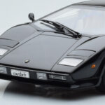 Lamborghini Countach LP5000S Zwart AUTOart 1:18 - image 9 of 10