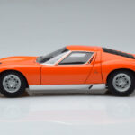 Lamborghini Miura SV Oranje AUTOart 1:18 - image 5 of 8