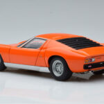 Lamborghini Miura SV Oranje AUTOart 1:18 - image 7 of 8