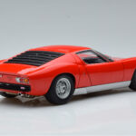 Lamborghini Miura SV Rood AUTOart 1:18 - image 3 of 8