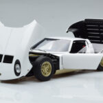 Lamborghini Miura SV Wit AUTOart 1:18 - image 2 of 8
