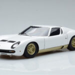Lamborghini Miura SV Wit AUTOart 1:18