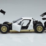 Lamborghini Miura SV Wit AUTOart 1:18 - image 4 of 8