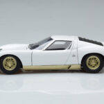 Lamborghini Miura SV Wit AUTOart 1:18 - image 5 of 8