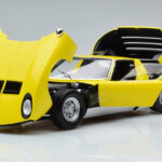 Lamborghini Miura SV Geel Kyosho 1:18 - image 2 of 11
