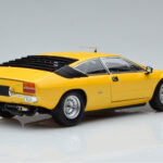 Lamborghini Urraco Geel Kyosho 1:18 - image 3 of 10