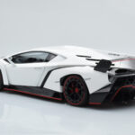 Lamborghini Veneno Wit AUTOart 1:18 - image 7 of 8