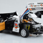 Lancia 037 Martini #8 A. Bettega / M. Perissinot Safari Rally 1985 Kyosho 1:18 - image 3 of 8