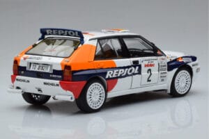 Lancia Delta HF Integrale Evoluzione #2 C. Sainz / L. Moya Tour de Corse 1993 Kyosho 1:18 08348J Metaal — afbeelding 3 van 9