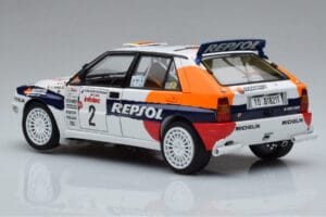 Lancia Delta HF Integrale Evoluzione #2 C. Sainz / L. Moya Tour de Corse 1993 Kyosho 1:18 08348J Metaal — afbeelding 6 van 9