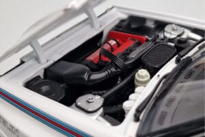 Lancia Delta HF Integrale Evoluzione Test Car Kyosho 1:18 08348G Metaal — afbeelding 8 van 9