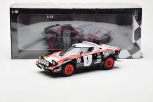 Lancia Stratos HF #1 Lancia Pirelli W. Rohrl / C. Geistdorfer Winners Dynabit Saarland Rallye 1978 Minichamps 1:18 155781701  — afbeelding 6 van 6