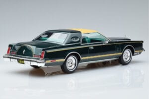 Lincoln Continental Mark V Donkergroen MCG 1:18 MCG18404 Metaal — afbeelding 2 van 6