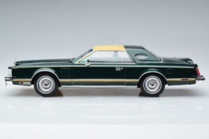 Lincoln Continental Mark V Donkergroen MCG 1:18 MCG18404 Metaal — afbeelding 3 van 6