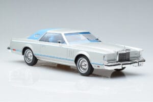 Lincoln Continental Mark V Zilver MCG 1:18 MCG18403 Metaal — afbeelding 4 van 6