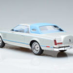 Lincoln Continental Mark V Zilver MCG 1:18 - image 5 of 6