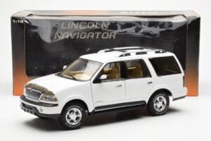 Lincoln Navigator Wit AUTOart 1:18 72761 Metaal — afbeelding 8 van 8