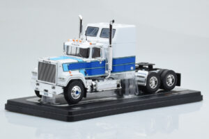 Mack Superliner Magnum Wit Blauw IXO 1:43