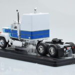 Mack Superliner Magnum Wit Blauw IXO 1:43 - image 5 of 6