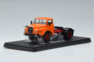 MAN 19.280H Oranje IXO 1:43