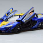 McLaren P1 GTR Blauw Met Gele Strepen AUTOart 1:18 - image 2 of 7