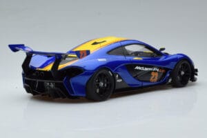 McLaren P1 GTR Blauw Met Gele Strepen AUTOart 1:18 81542 Composiet — afbeelding 3 van 7