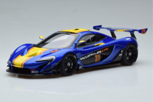 McLaren P1 GTR Blauw Met Gele Strepen AUTOart 1:18